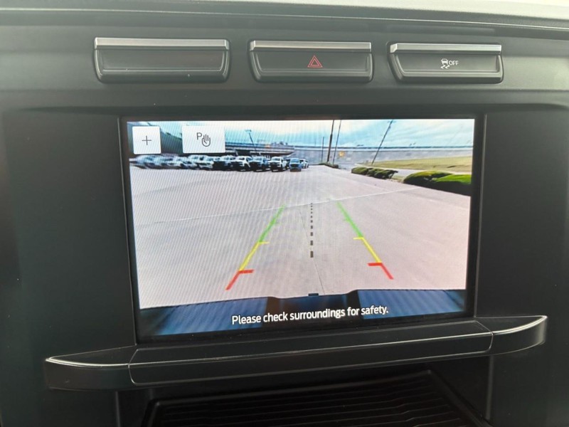 Ford Super Duty F-250 SRW Vehicle Full-screen Gallery Image 30