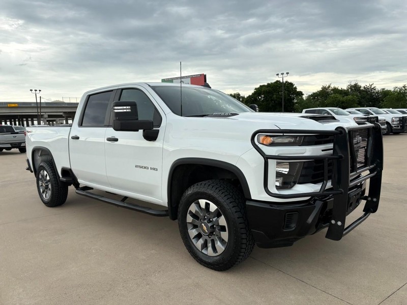 Chevrolet Silverado 2500HD Vehicle Full-screen Gallery Image 8