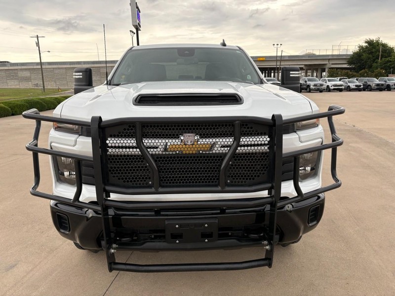 Chevrolet Silverado 2500HD Vehicle Full-screen Gallery Image 9