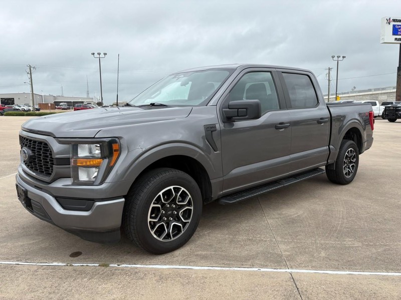 Ford F-150 Vehicle Full-screen Gallery Image 2