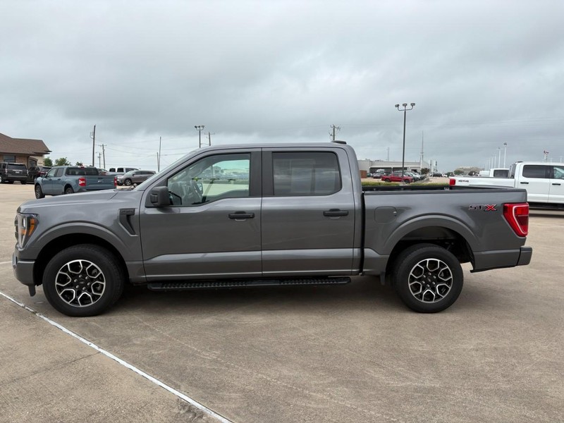 Ford F-150 Vehicle Full-screen Gallery Image 3