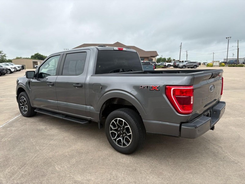 Ford F-150 Vehicle Full-screen Gallery Image 4
