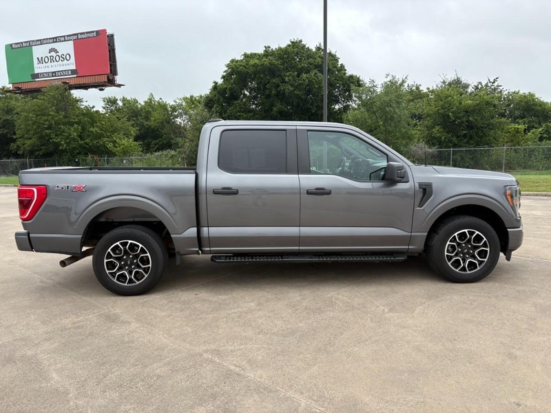 Ford F-150 Vehicle Full-screen Gallery Image 7