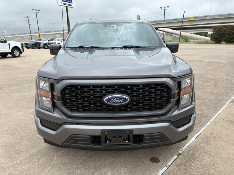 Ford F-150 Vehicle Full-screen Gallery Image 9