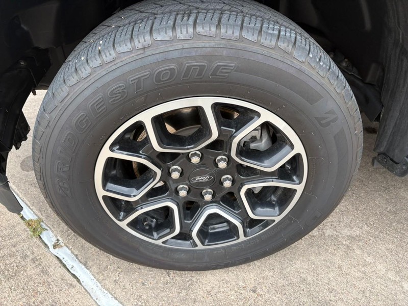 Ford F-150 Vehicle Full-screen Gallery Image 10