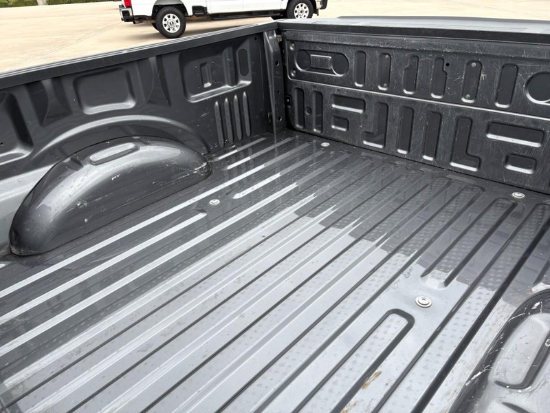 Ford F-150 Vehicle Full-screen Gallery Image 11