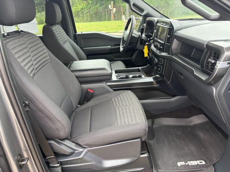 Ford F-150 Vehicle Full-screen Gallery Image 20