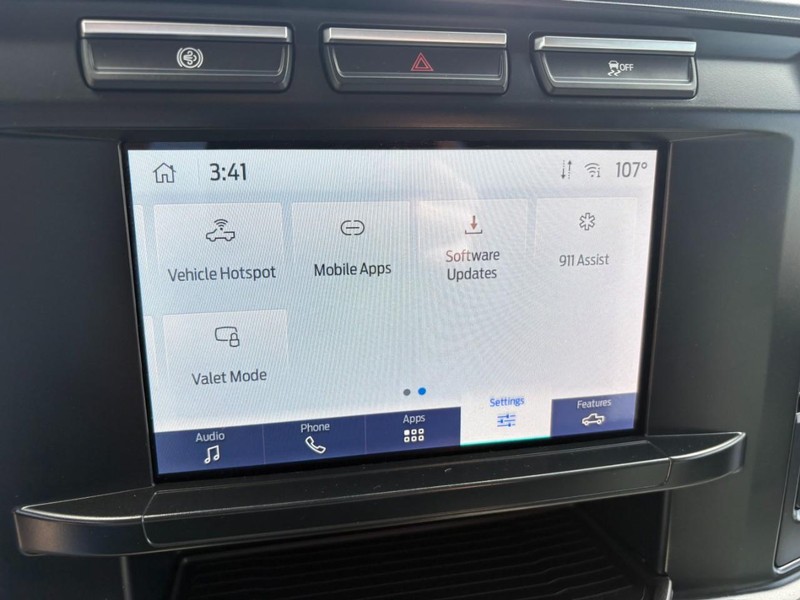 Ford Super Duty F-250 SRW Vehicle Full-screen Gallery Image 29