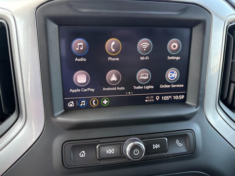 Chevrolet Silverado 2500HD Vehicle Full-screen Gallery Image 26