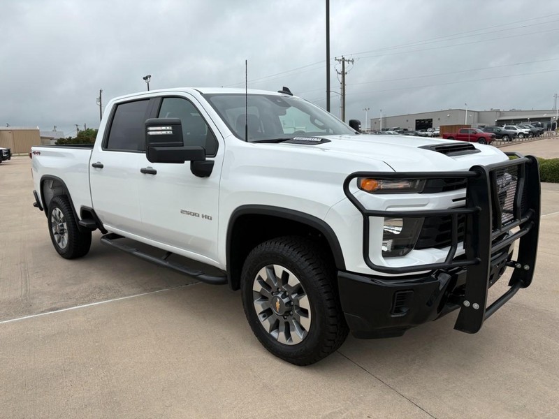 Chevrolet Silverado 2500HD Vehicle Full-screen Gallery Image 8