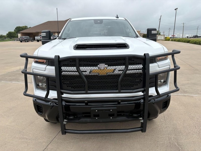 Chevrolet Silverado 2500HD Vehicle Full-screen Gallery Image 9