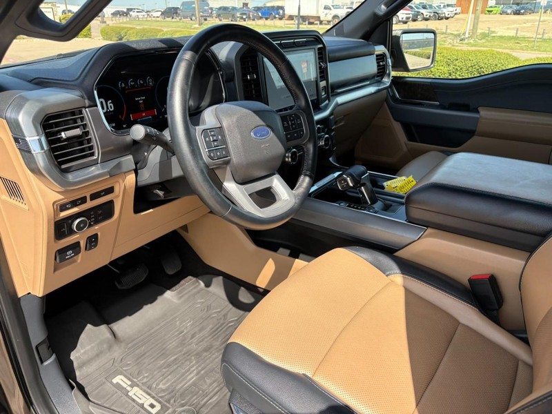 Ford F-150 Vehicle Full-screen Gallery Image 12