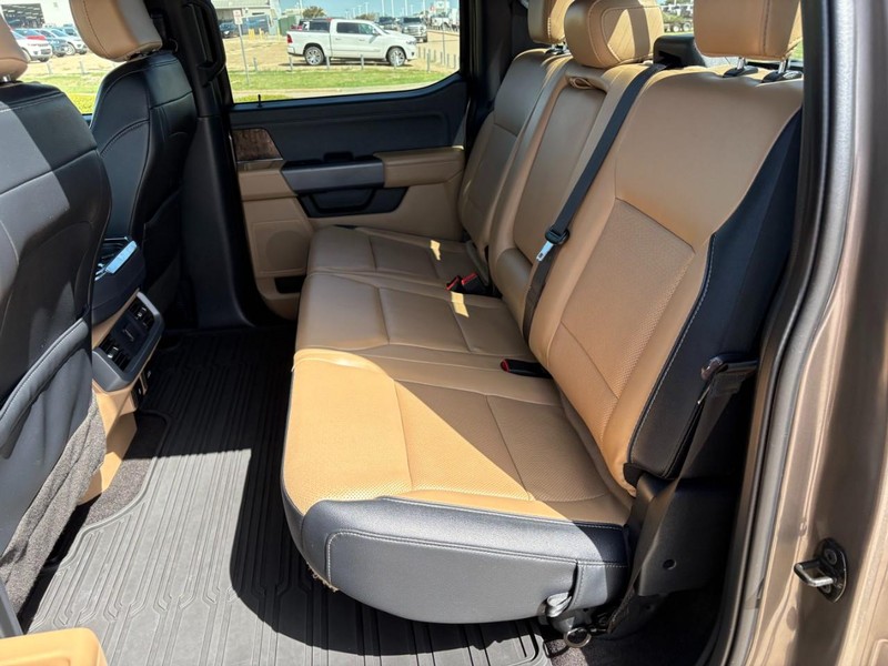 Ford F-150 Vehicle Full-screen Gallery Image 14