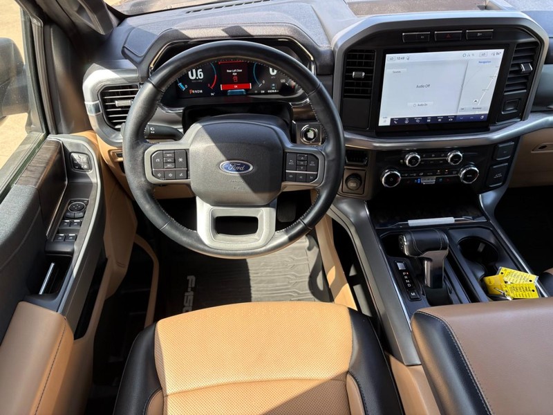 Ford F-150 Vehicle Full-screen Gallery Image 16