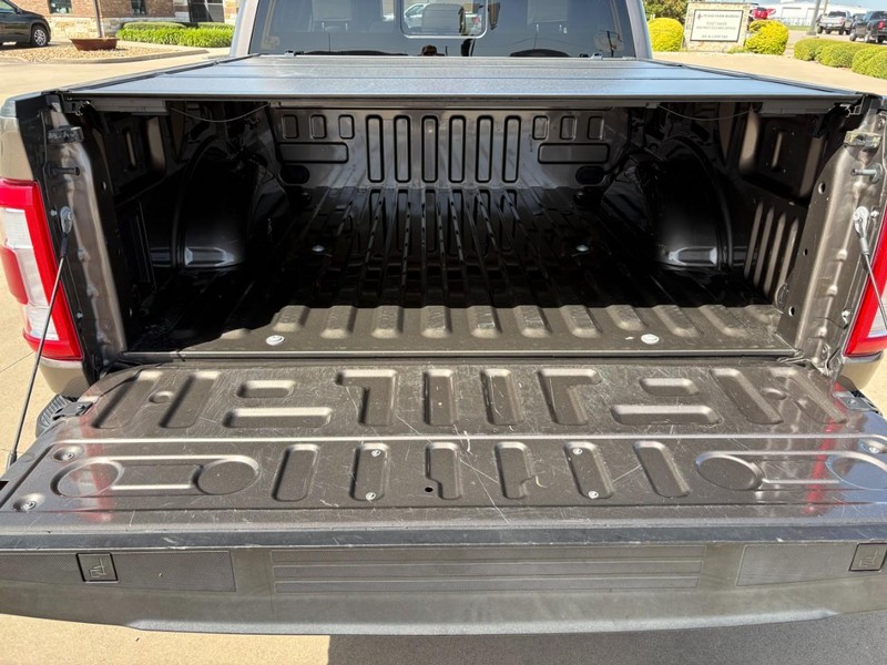 Ford F-150 Vehicle Full-screen Gallery Image 17