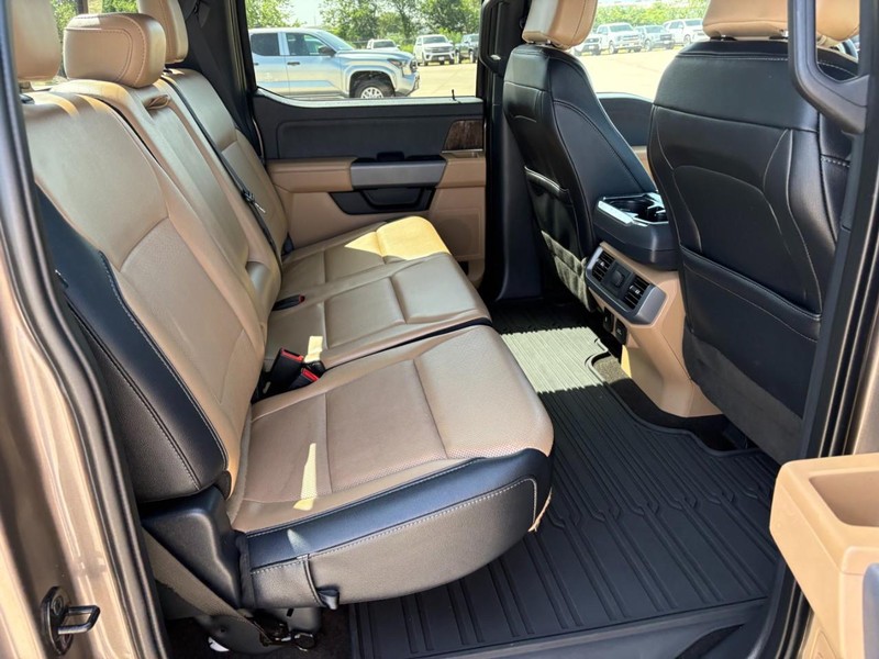 Ford F-150 Vehicle Full-screen Gallery Image 19