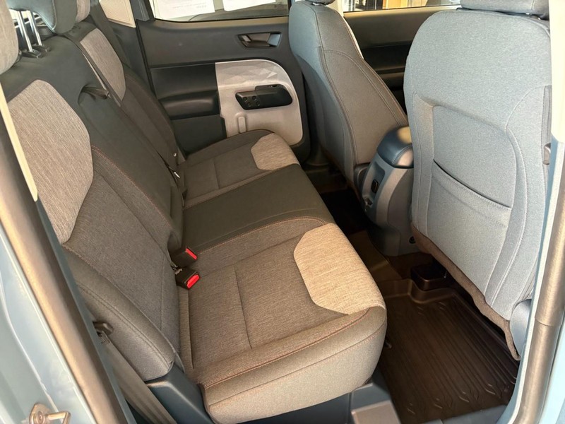 Ford Maverick Vehicle Full-screen Gallery Image 18