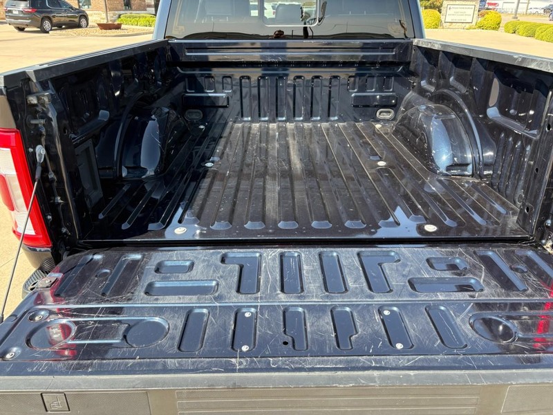 Ford F-150 Vehicle Full-screen Gallery Image 12