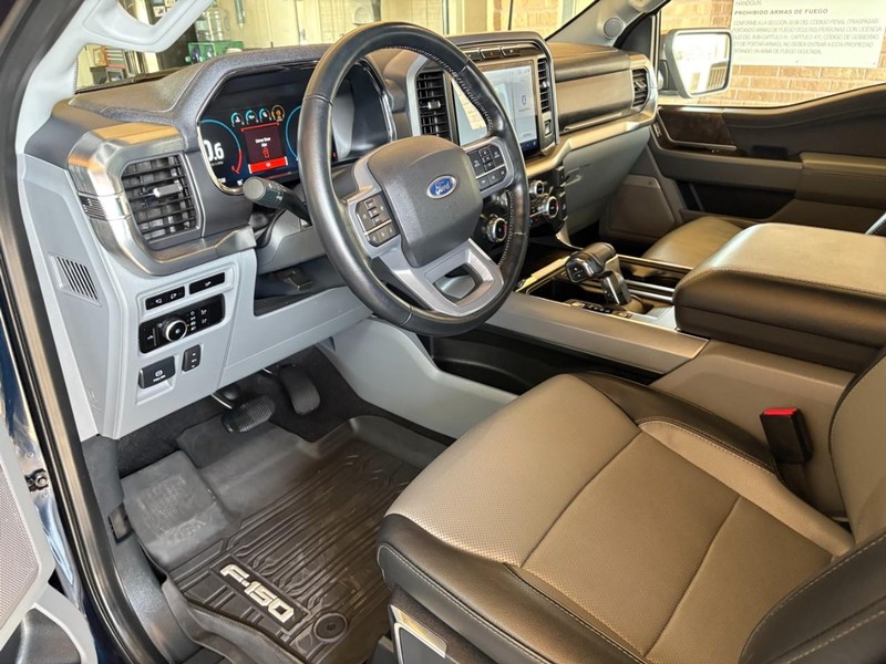 Ford F-150 Vehicle Full-screen Gallery Image 17