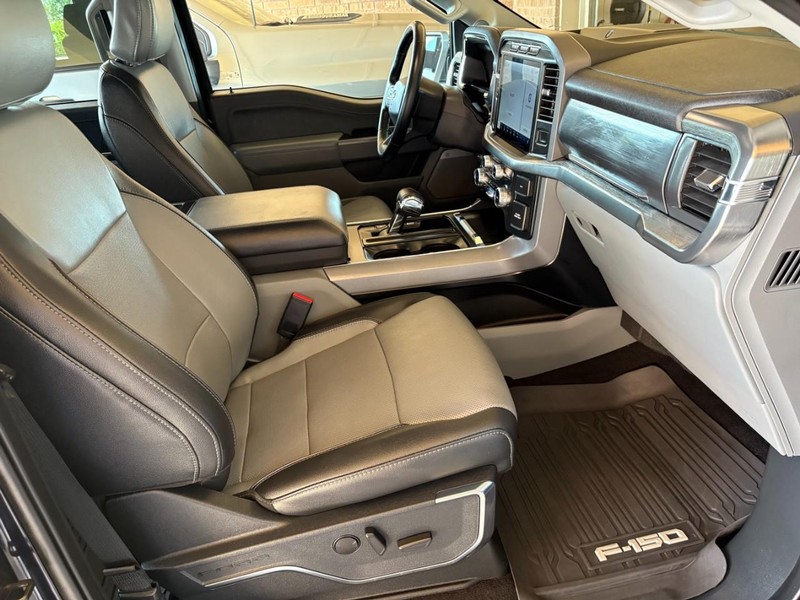 Ford F-150 Vehicle Full-screen Gallery Image 23