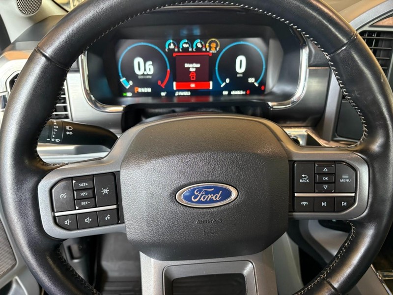Ford F-150 Vehicle Full-screen Gallery Image 24