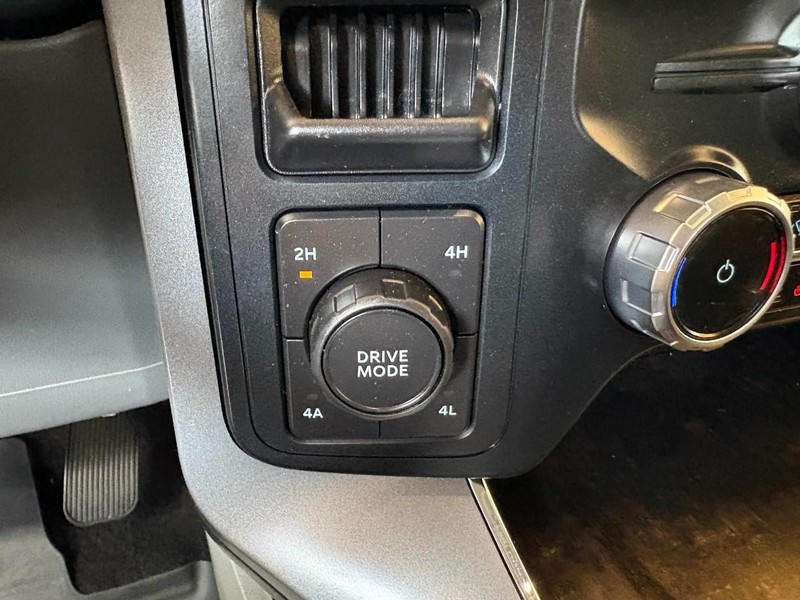 Ford F-150 Vehicle Full-screen Gallery Image 27
