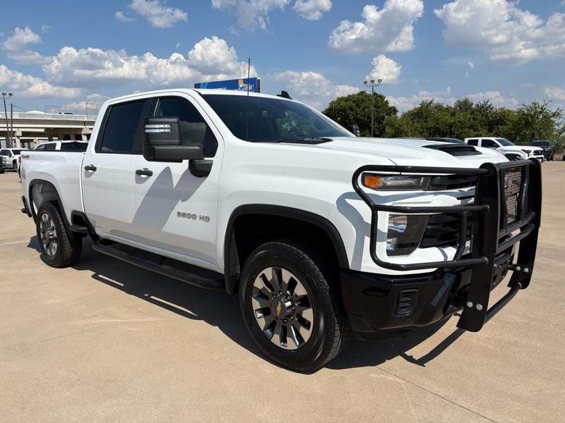 Chevrolet Silverado 2500HD Vehicle Full-screen Gallery Image 8