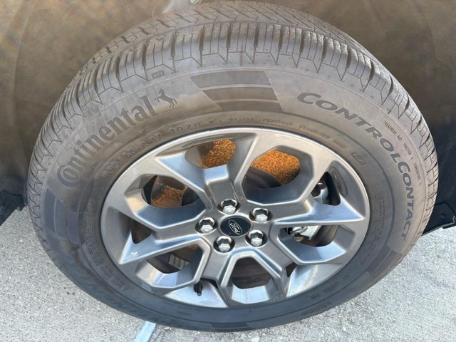 Ford Maverick Vehicle Full-screen Gallery Image 11