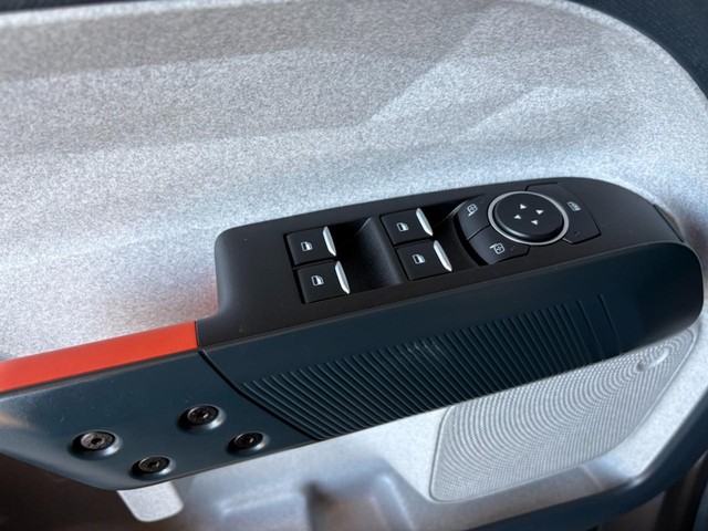 Ford Maverick Vehicle Full-screen Gallery Image 14