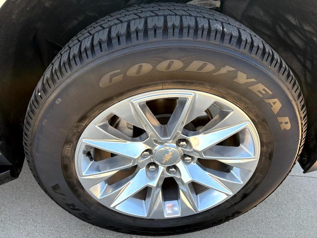 Chevrolet Tahoe Vehicle Full-screen Gallery Image 10