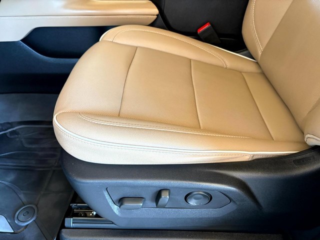 Chevrolet Tahoe Vehicle Full-screen Gallery Image 16