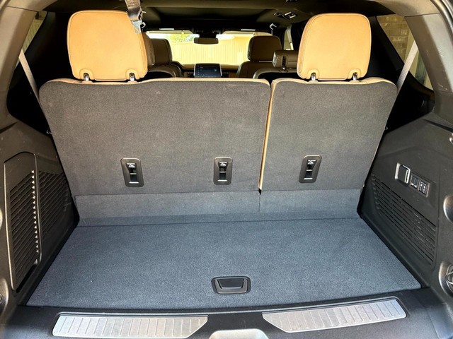 Chevrolet Tahoe Vehicle Full-screen Gallery Image 21