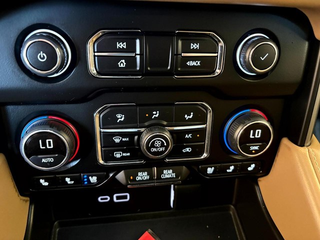 Chevrolet Tahoe Vehicle Full-screen Gallery Image 26