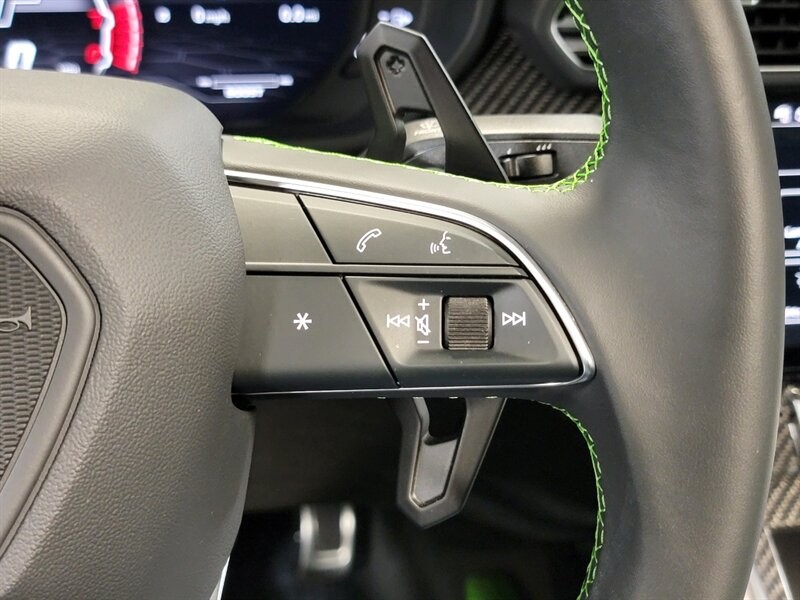 Lamborghini Urus Pearl capsule Vehicle Full-screen Gallery Image 41