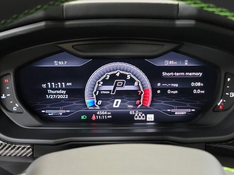 Lamborghini Urus Pearl capsule Vehicle Full-screen Gallery Image 44