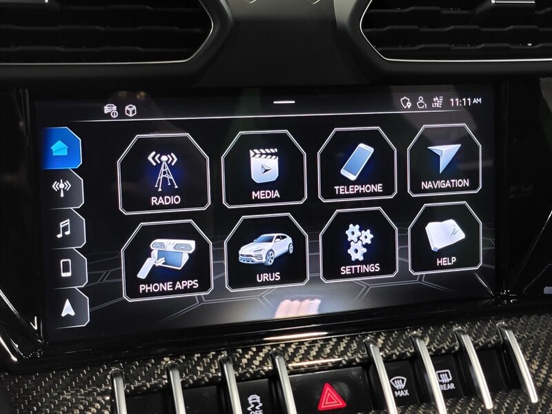 Lamborghini Urus Pearl capsule Vehicle Full-screen Gallery Image 47