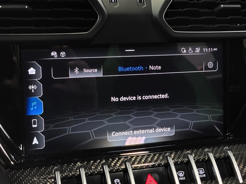 Lamborghini Urus Pearl capsule Vehicle Full-screen Gallery Image 48