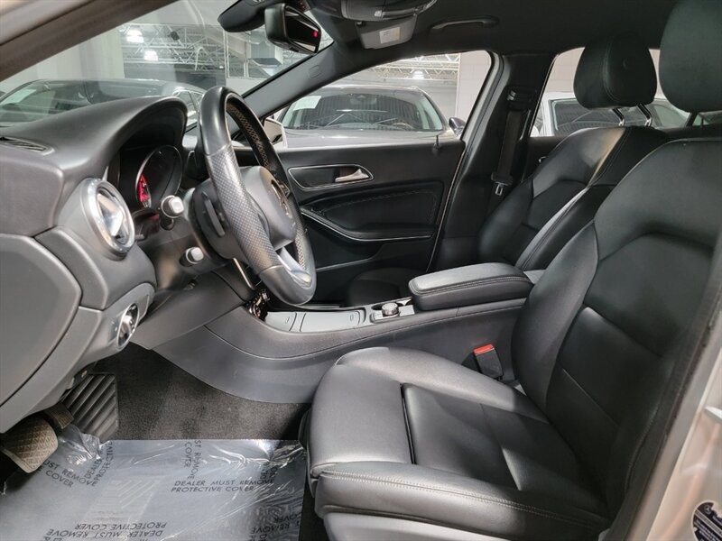 Mercedes-Benz 250 Vehicle Full-screen Gallery Image 20