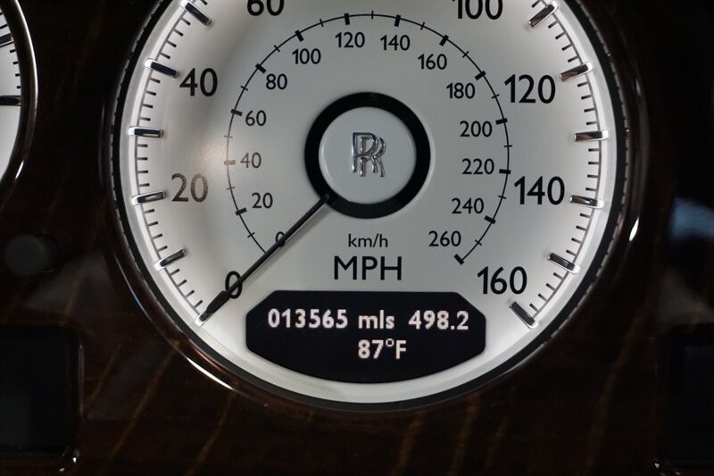 Rolls-Royce Phantom Vehicle Full-screen Gallery Image 50