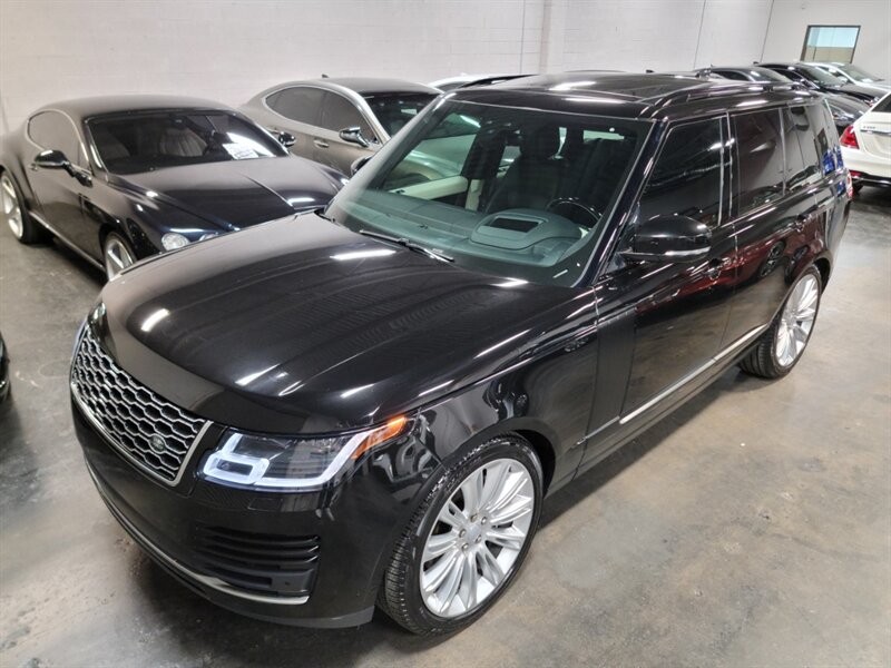 Land Rover Range Rover Supercharged Vehicle Full-screen Gallery Image 03