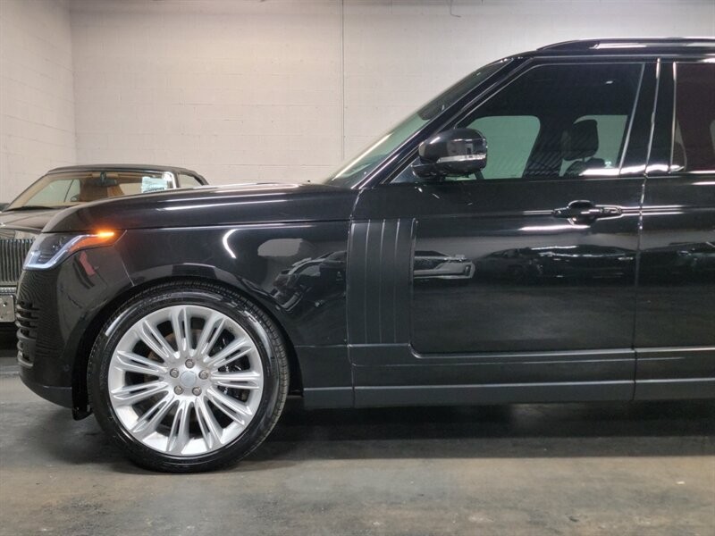 Land Rover Range Rover Supercharged Vehicle Full-screen Gallery Image 04