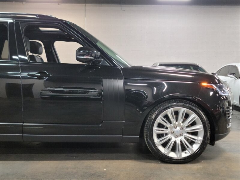 Land Rover Range Rover Supercharged Vehicle Full-screen Gallery Image 13