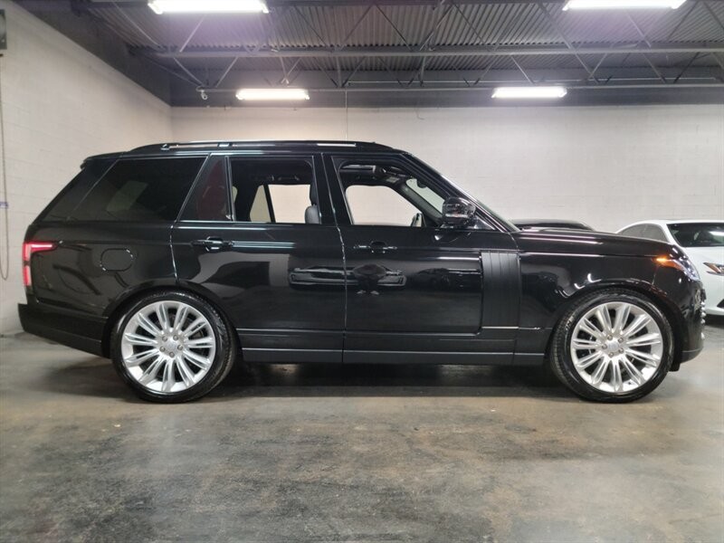 Land Rover Range Rover Supercharged Vehicle Full-screen Gallery Image 14