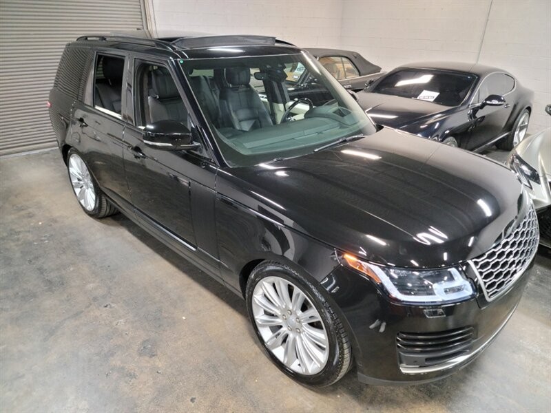 Land Rover Range Rover Supercharged Vehicle Full-screen Gallery Image 16