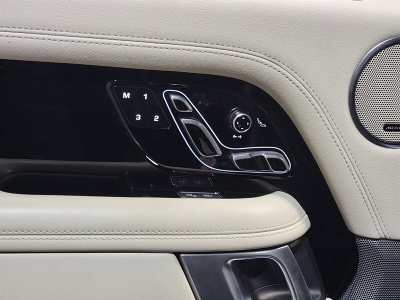 Land Rover Range Rover Supercharged Vehicle Full-screen Gallery Image 19