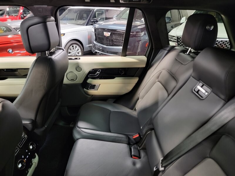 Land Rover Range Rover Supercharged Vehicle Full-screen Gallery Image 29