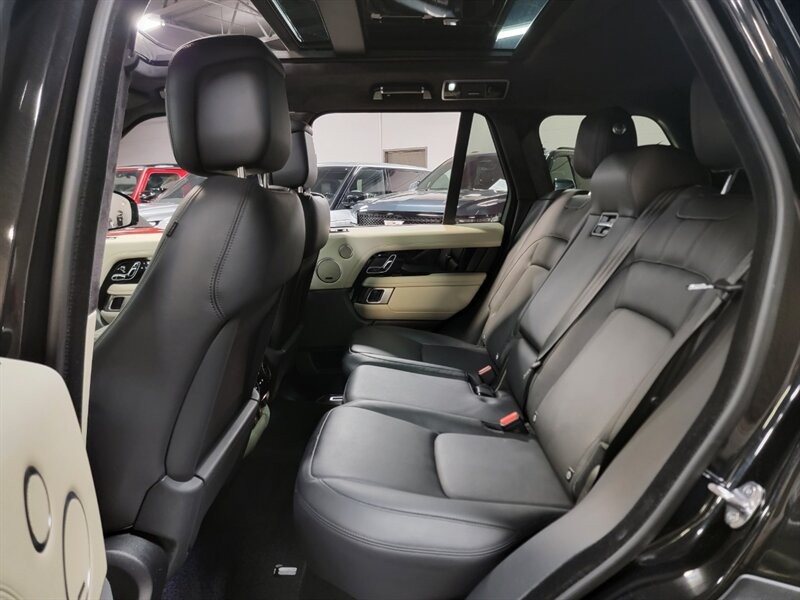 Land Rover Range Rover Supercharged Vehicle Full-screen Gallery Image 30