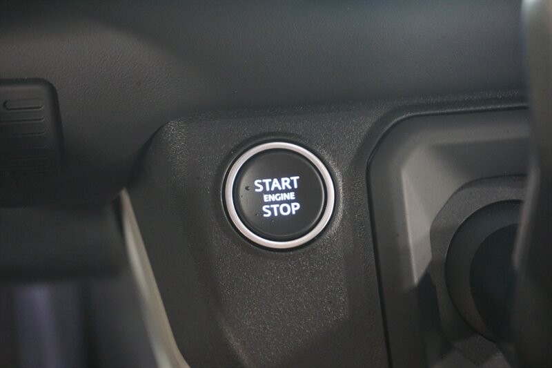 Land Rover Defender 90 X-Dynamic HSE Vehicle Full-screen Gallery Image 47