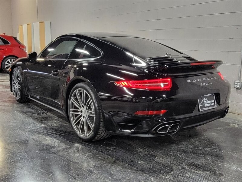 Porsche 911 Turbo Vehicle Full-screen Gallery Image 06