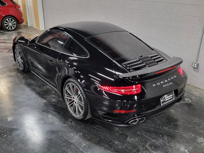 Porsche 911 Turbo Vehicle Full-screen Gallery Image 07